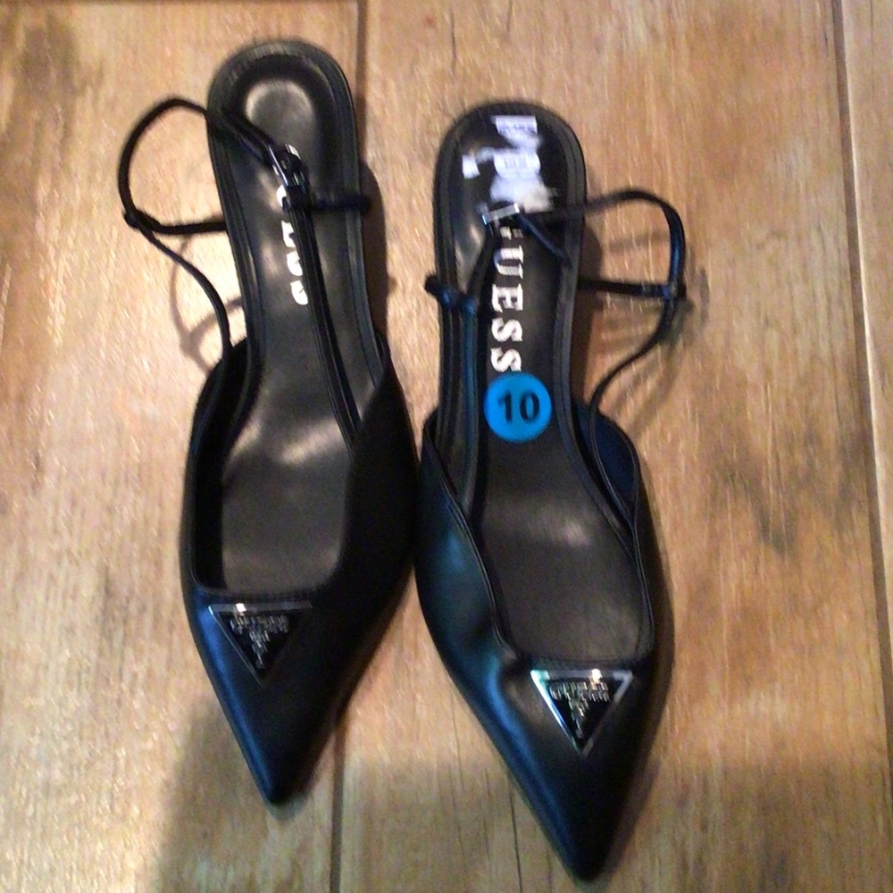 Guess Black Pointed-Toe kitten Heels